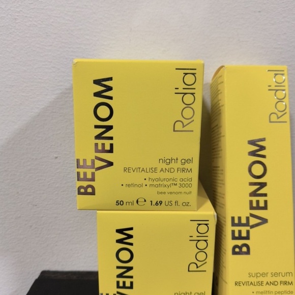 Rodial BEE VENOM Night Cream & SUPER SERUM Revitalize And Firm x3 bundle - Picture 3 of 7